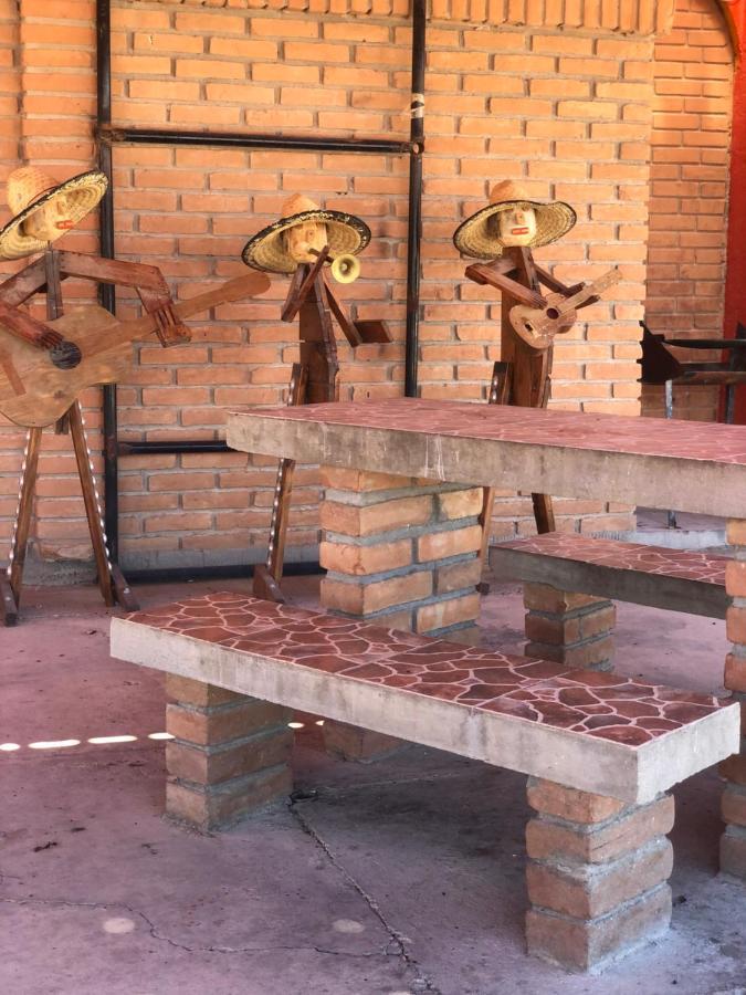 Hotel Y Balneario Ojo Caliente Камарго Экстерьер фото
